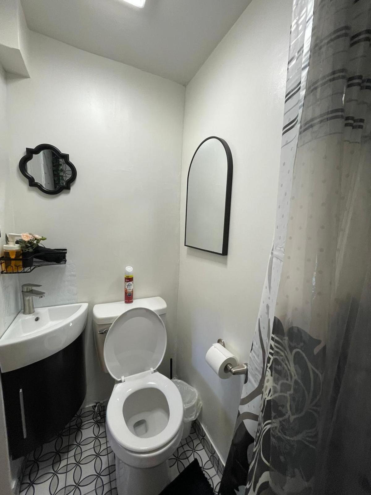 Petite Guesthouse With Kitchenette And Private Bathroom بحيرة إيزابيلا المظهر الخارجي الصورة