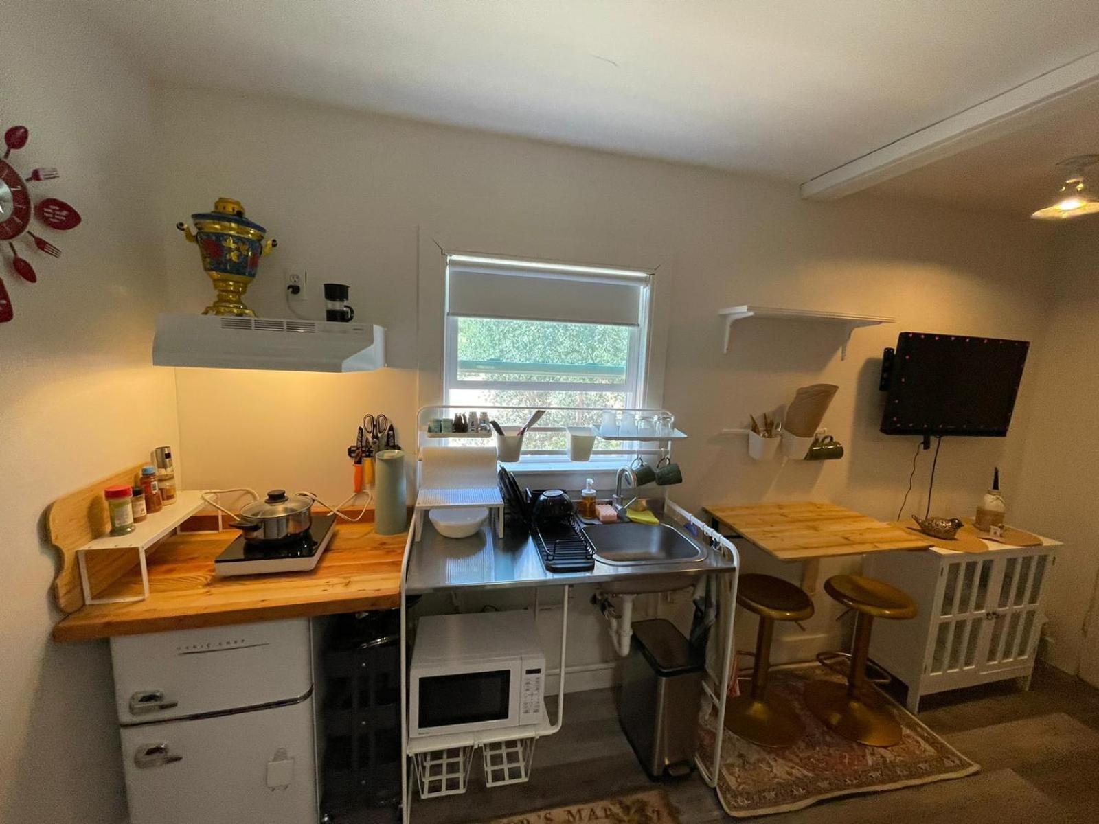 Petite Guesthouse With Kitchenette And Private Bathroom بحيرة إيزابيلا المظهر الخارجي الصورة